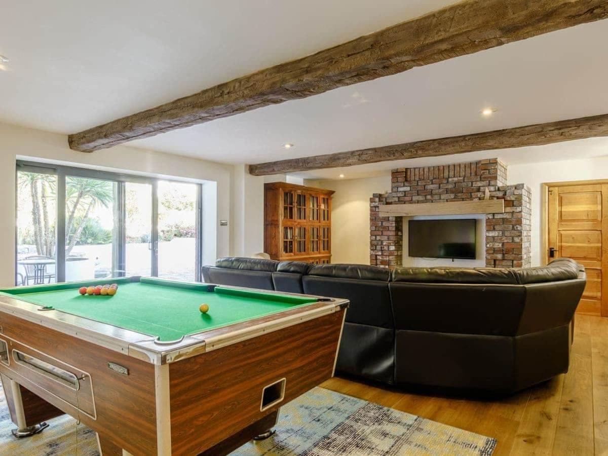 White Horse Farm Villa Абъргавени Екстериор снимка