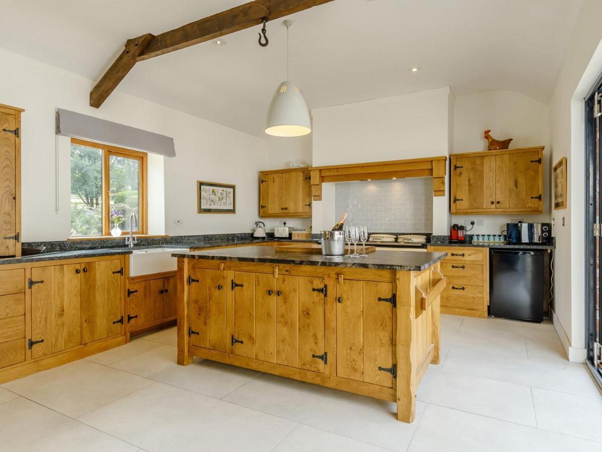 White Horse Farm Villa Абъргавени Екстериор снимка