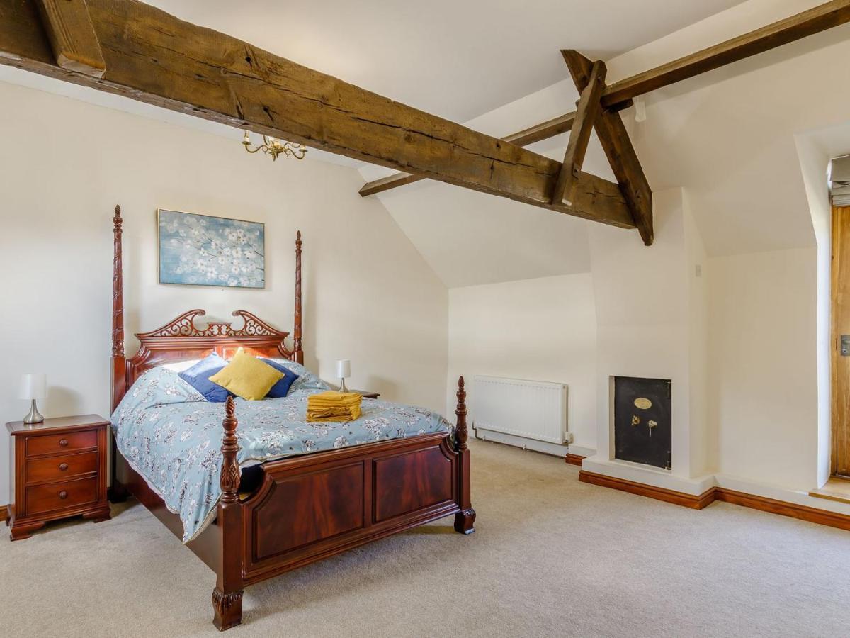 White Horse Farm Villa Абъргавени Екстериор снимка